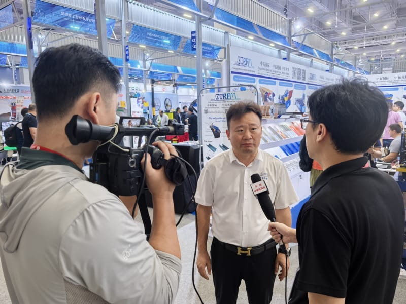 中拓徐總帶隊亮相第 138 屆廣交會！冷彎設(shè)備引全球關(guān)注，接受央視采訪談中國制造出海