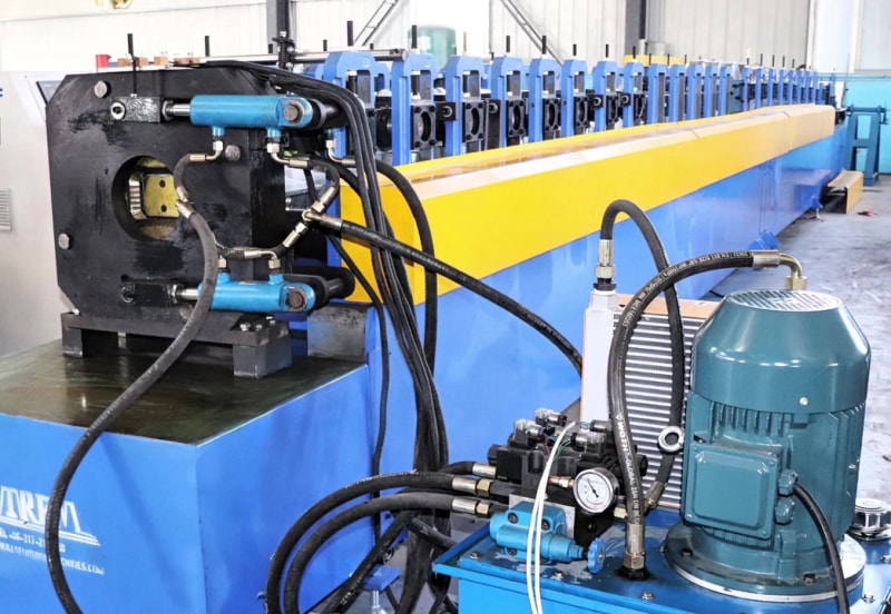 中拓落水管機(jī)批量出口全球！俄烏巴客戶認(rèn)可，彰顯中國冷彎設(shè)備實(shí)力